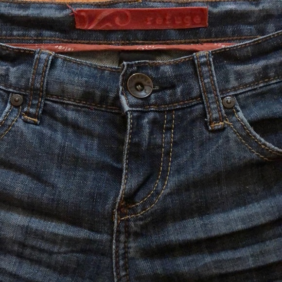 VINTAGE Refuge cropped jeans - high-low cut offs - Picture 5 of 7